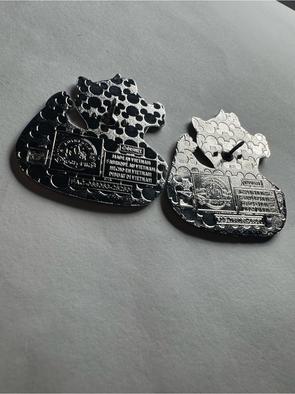 Disney Chip and Dale Ducks of Disney Mystery  Pin Collection Series 2 2026 - Picture 5 of 5